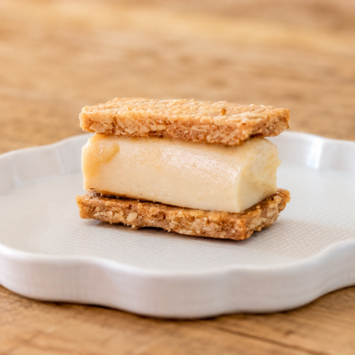 枇杷とコーヒーのお豆腐バターサンドクッキー 夏季限定（グルテンフリー・動物性食品不使用）